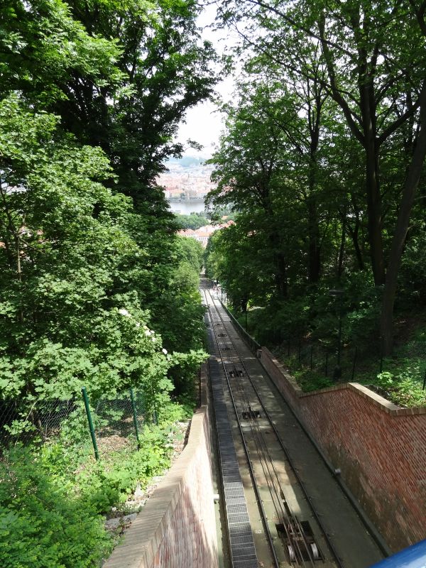 cz-funicular-petrin_hill-260512-pic4-full.jpg