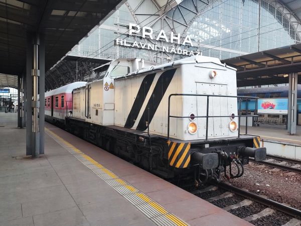 cz-railtransportstift-v100-praha_hlavni_nadrazi-210623-markkusalo-full.jpg