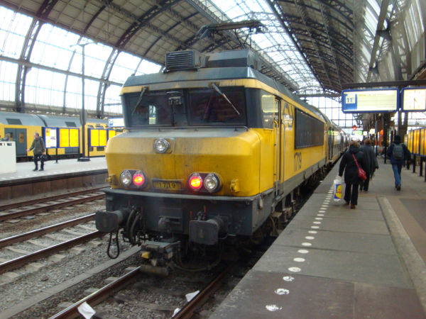 nl-ns-1719-amsterdamcentraal-100309-full.jpg