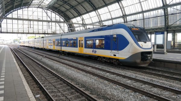 nl-ns-class2600-amsterdam_centraal-240820-markkusalo-full.jpg