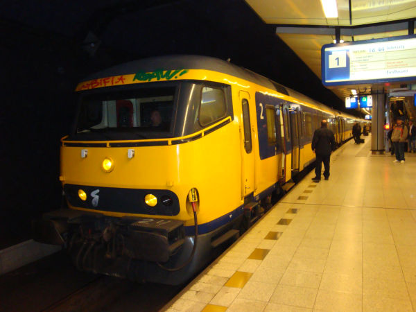 nl-ns-intercitycab-schiphol-090309-full.jpg